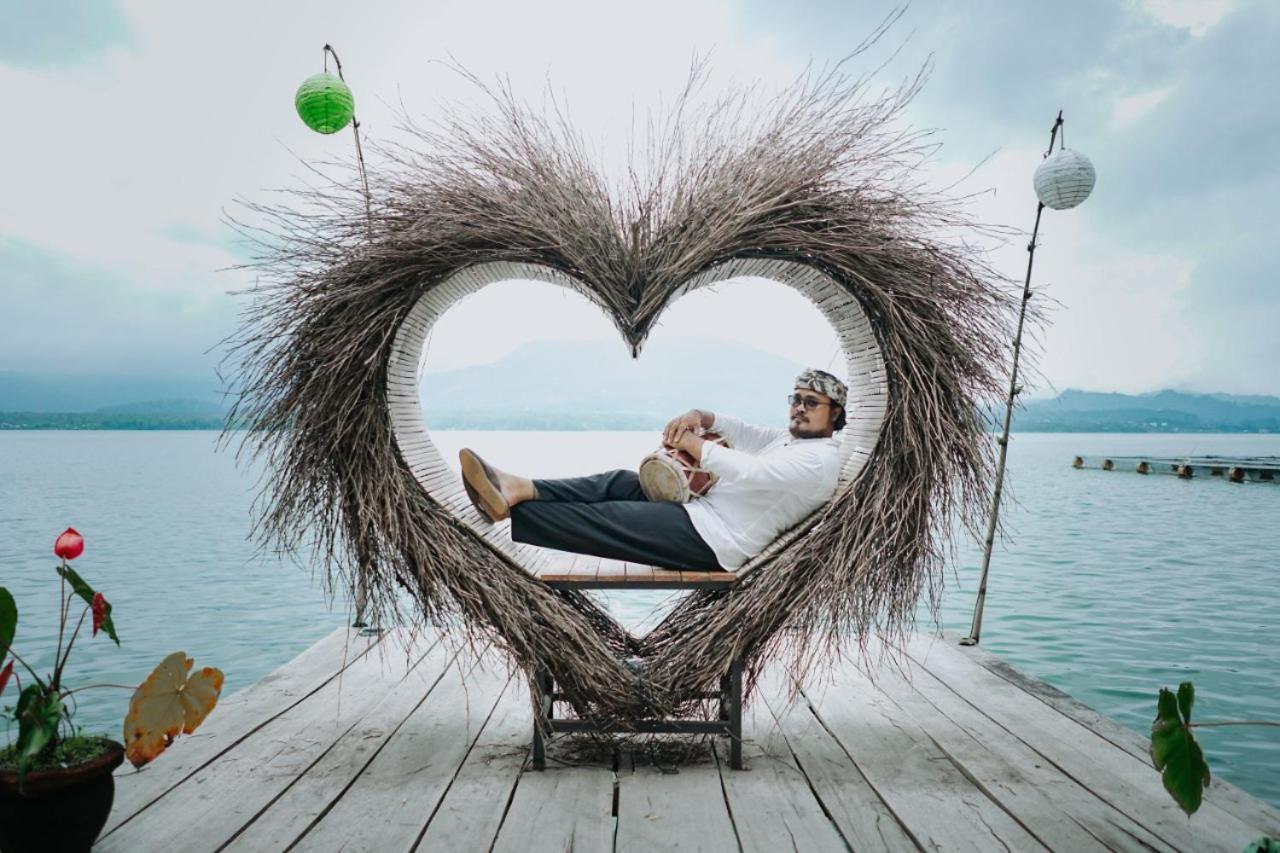 Emayan Glamping Kubupenlokan Kültér fotó