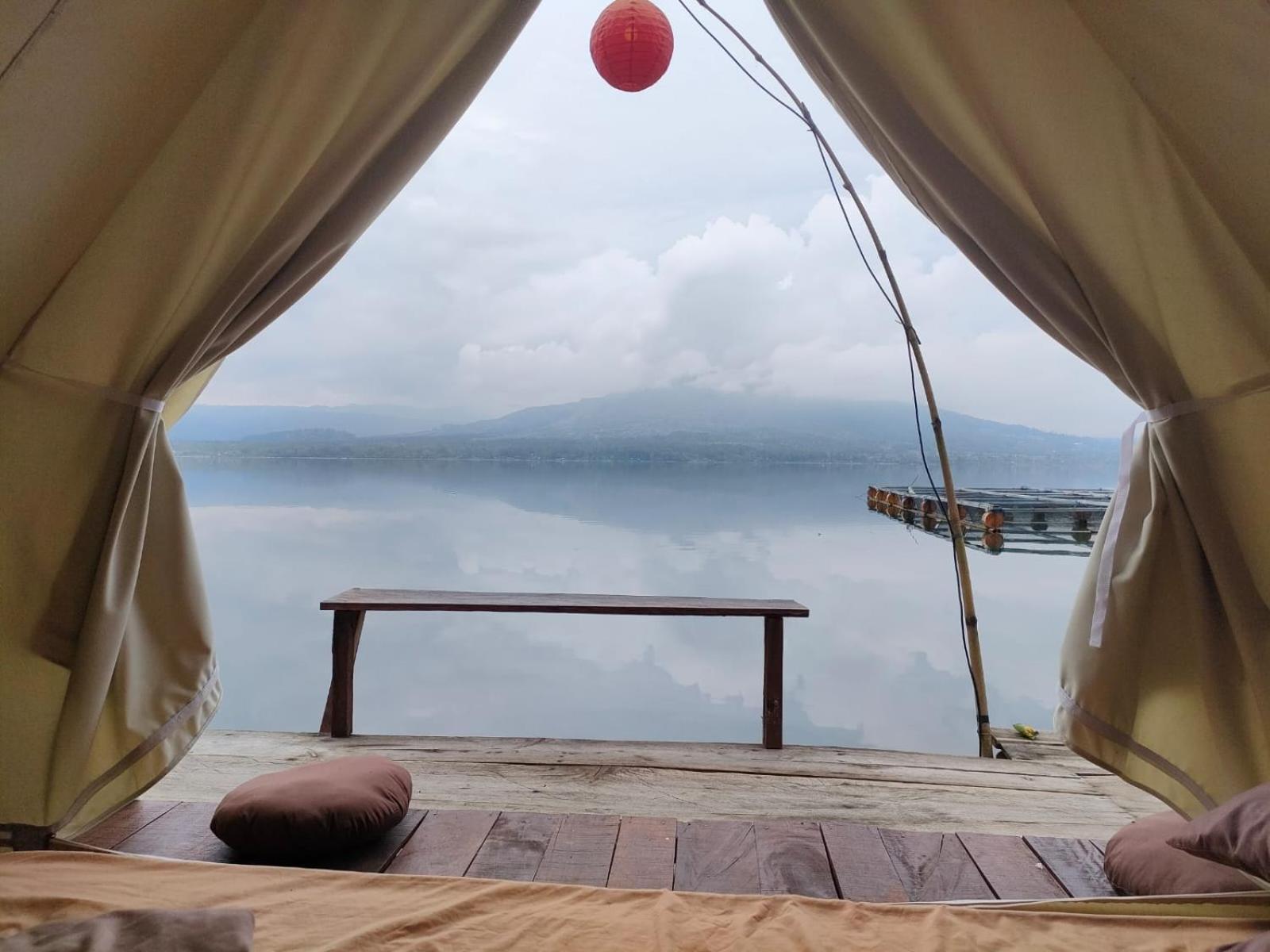Emayan Glamping Kubupenlokan Kültér fotó