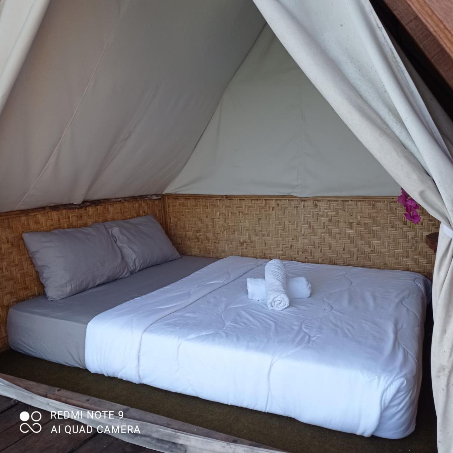 Emayan Glamping Kubupenlokan Kültér fotó