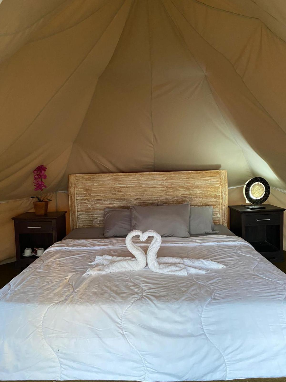 Emayan Glamping Kubupenlokan Kültér fotó