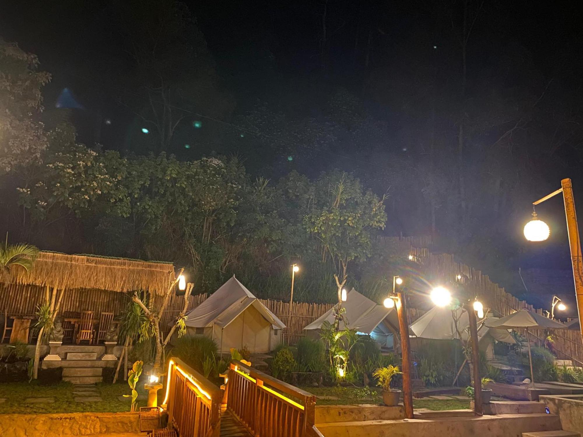 Emayan Glamping Kubupenlokan Kültér fotó