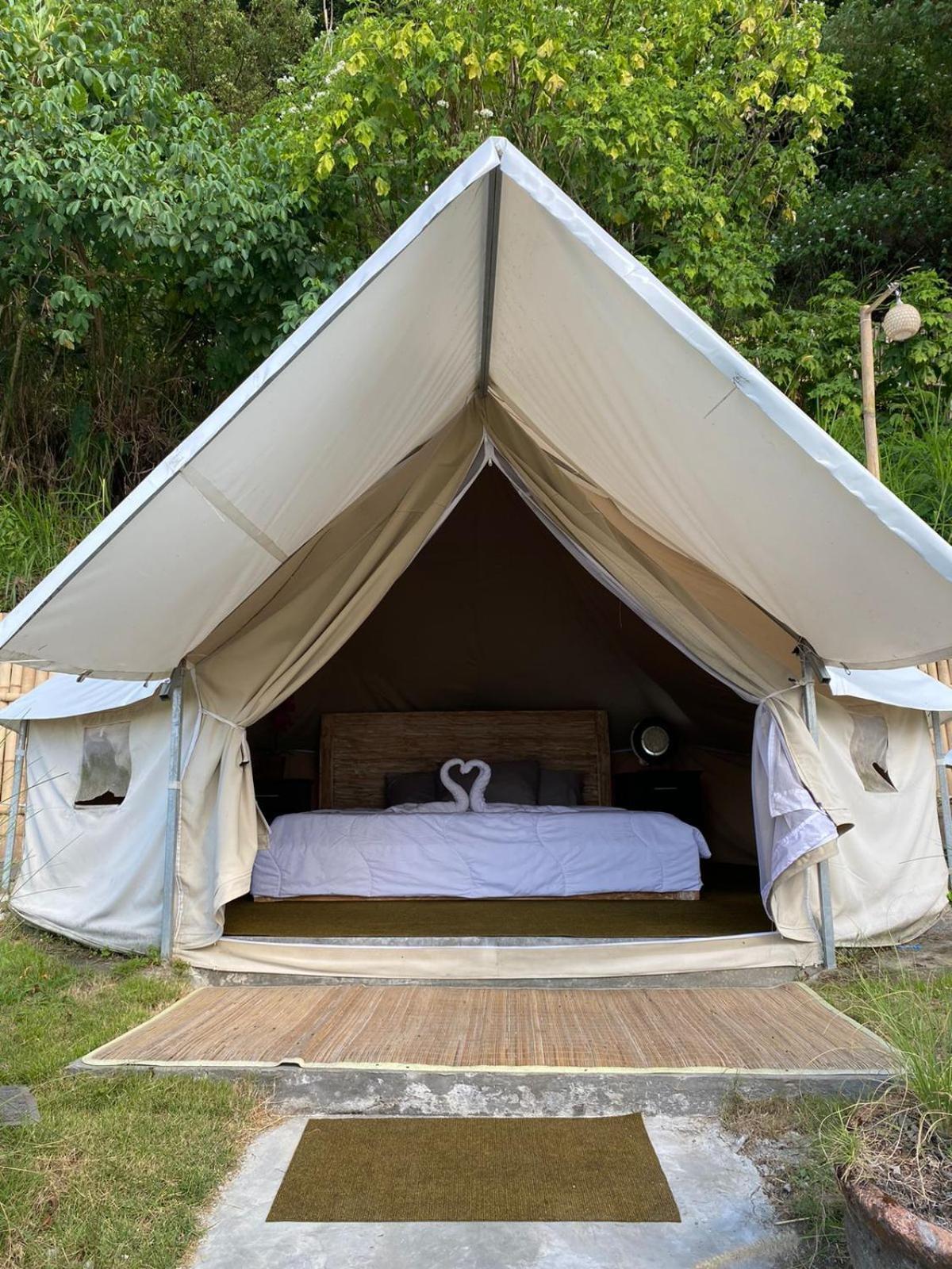 Emayan Glamping Kubupenlokan Kültér fotó